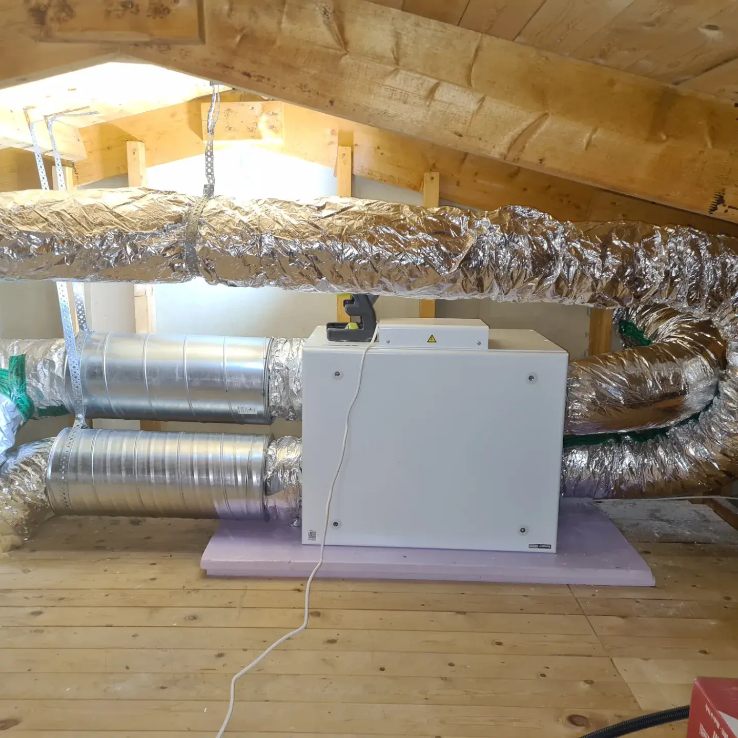 Ett nyligen installerat FTX-aggregat utfört av Villaklimat i Stockholm